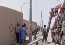 جان باختن یک زن ۵۳ ساله و مصدومیت یک کودک در پی سقوط پایه برق در هیرمند؛ شرکت برق سرقت سیمها را عامل حادثه عنوان کرد