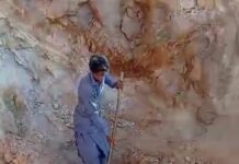تلاش اهالی روستای سیاهسر برای لایروبی چشمههای تخریبشده در مجاورت معدن طلای تفتان
